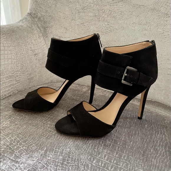 Vince Camuto black ankle strap sandals - Picture 2 of 6